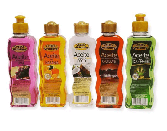 ACEITE CORPORAL TÉRMICO, QUE GENERA CALOR CON LA FRICCIÓN, BRINDANDO UN AROMA AGRADABLE, TEXTURA DELGADA QUE NO DEJA SENSACIÓN GRASOSA EN LA PIEL Y SE ABSORBE FÁCILMENTE. IDEAL PARA UN BUEN MASAJE EROTICO ANTES DE LA RELACION AUMENTANDO ASI LA PASION ENTRE PAREJA.