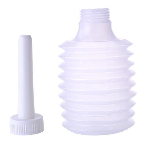 Con esta nueva ducha diseñada para ser practica y agradable; el bulbo del agua y su acople de jeringa son confrontables haciendo su uso para principiantes sencillo Y seguro, el bulbo que se aprieta es suave y delgado. La limpeza realizada con esta ducha da una presión de llenado adecuada, garantizando una total seguridad de uso y una limpieza.