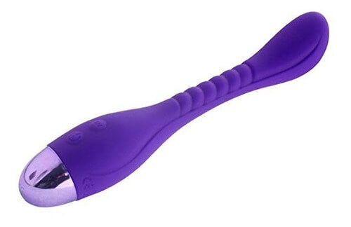 VIBRADOR VAGINAL QUE POR SU FORMA ESTIMULA MUY BIEN EL PUNTO G. FABRICADO EN SILICONA MÉDICA HIPOALERGENICA, RECARGABLE, A PRUEBA DE SALPICADURAS, CUENTA CON 10 RITMOS DE VIBRACIÓN, ES MUY FLEXIBLE LO QUE MEJORA EL ESTÍMULO, TAMBIÉN PUEDES ESTIMULAR LA ZONA CLITORIAL CON ESTE JUGUETE