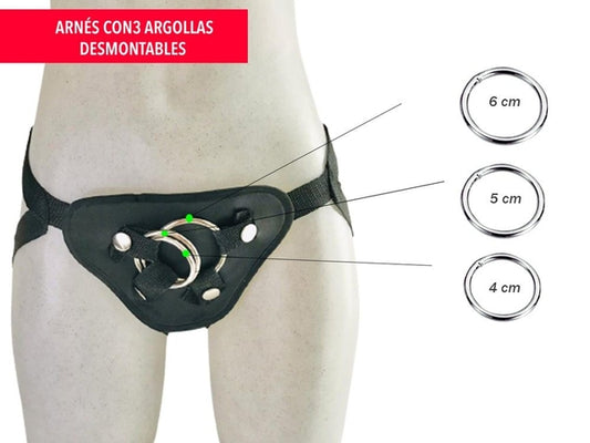 Sexy arnés unitalla, perfecto para 3 dildos de tamaño diferente. Nuestros modelos nacionales cuentan con un material tipo piel de alta calidad, correas ajustables para cintura y piernas de alta calidad y resistentes. Los aros de 6 cm, 5 cm y 4 cm desmontables son perfectos para cualquier medida de dildo que desees.