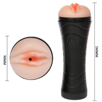 VAGINA MASTURBADORA MASCULINA CON ASPECTO DE LINTERNA LO QUE LA HACE PASAR DESAPERCIBIDA. LA VAGINA ES FABRICADA EN SILICONA REAL FEEL, MUY SUAVE AL TACTO, FLEXIBLE Y TEXTURIZADA POR DENTRO, SU PARTE EXTERNA ES FABRICADA EN ABS Y PERMITE PONERLA Y QUITARLA PARA SU LIMPIEZA.