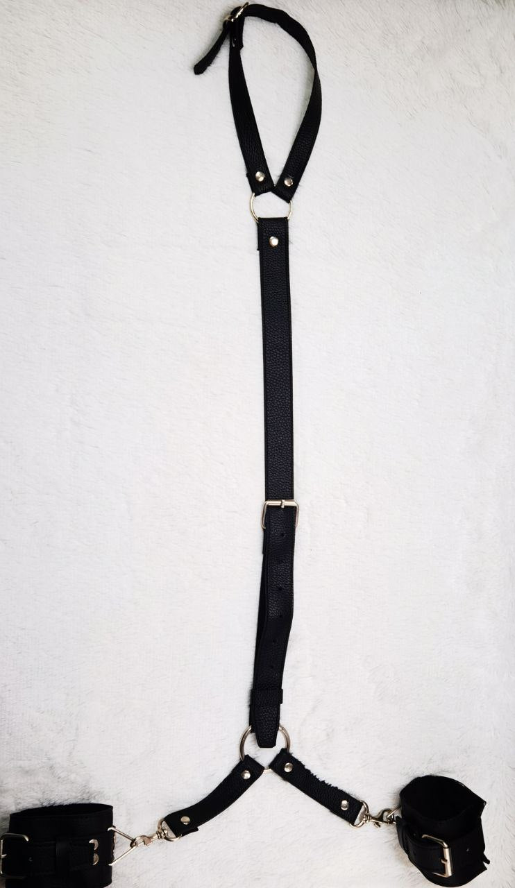 COLLAR SOMETIMIENTO ESPALDA EN CUERO