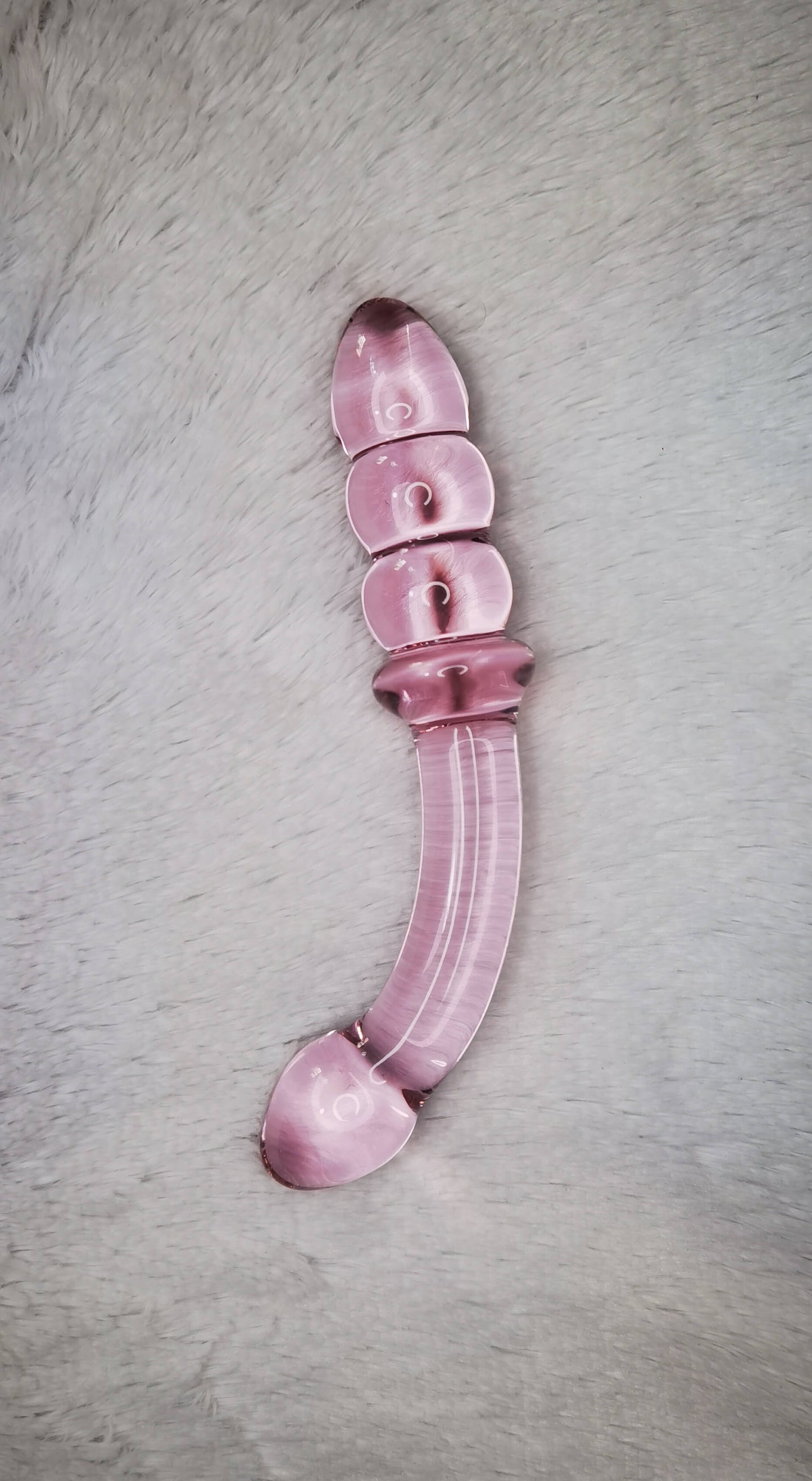 ESTIMULADOR ANAL O VAGINAL FABRICADO EN CRISTAL, MATERIAL NO MICROPOROSO. PERMITE AGREGARLE TEMPERATURA, SI LO SUMERGES EN AGUA FRÍA LO SENTIRÁS FRIO Y SI LO SUMERGES EN AGUA CALIENTE LO SENTIRAS CALIENTE.