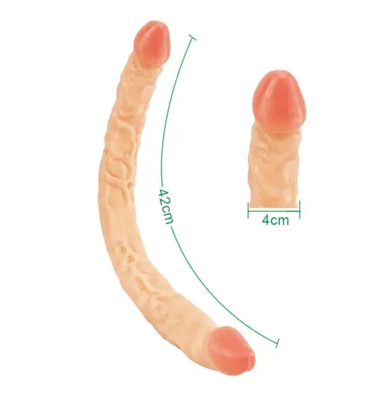 ESTIMULADOR DE ASPECTO REAL DOBLE PUNTA, FABRICADO EN TPR UN MATERIAL FLEXIBLE Y SUAVE IDEAL PARA USO DE DOS CHICAS Y PARA DOBLE PENETRACIÓN (ANAL Y VAGINAL) CUENTA CON EXTREMO MAS DELGADO QUE EL OTRO.