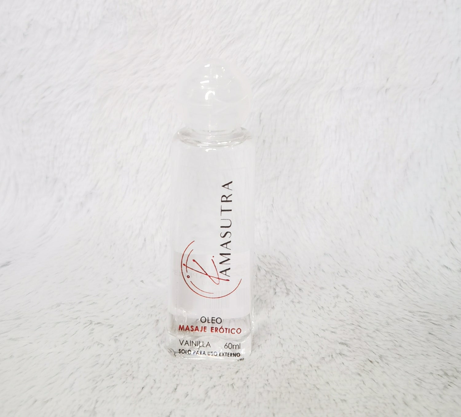 ACEITE PARA MASAJES QUE GENERA SENSACIÓN DE CALOR CON LA FRICCIÓN, CON AROMA AGRADABLE Y TEXTURA SUAVE. IDEAL PARA EL JUEGO PREVIO ANTES DE LA RELACION HACIENDO QUE EL PLACER SE INTENSIFICA. PRESENTACIÓN X 60ML